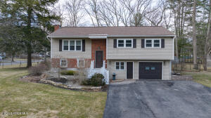 7 Bemis Heights Road Saratoga Springs, NY 12866