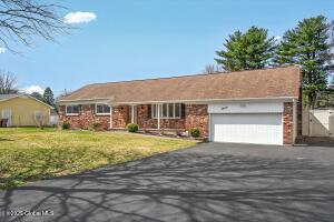 7 Crestwood Drive Clifton Park, NY 12065