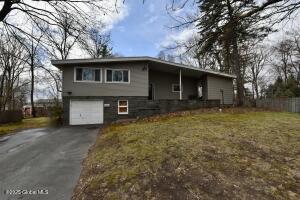 4 Hialeah Drive Albany, NY 12205