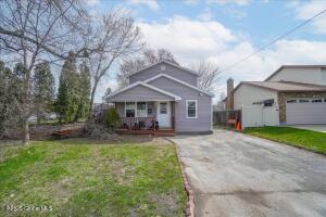 1726 Greenpoint Avenue Schenectady, NY 12303