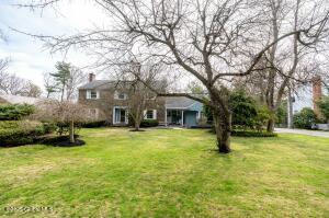 1366 Rosehill Boulevard Niskayuna, NY 12309