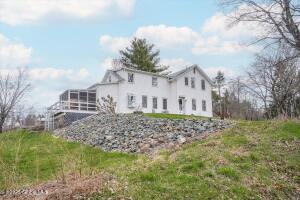 91 Vosburgh Road Averill Park, NY 12018