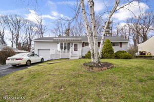 6 Tipton Drive Loudonville, NY 12211
