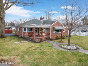 39 Kakely Street Albany, NY 12208