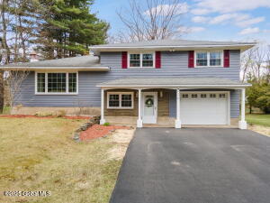 62 E Hite Court Guilderland, NY 12303