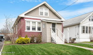 54 Holmes Court Albany, NY 12209