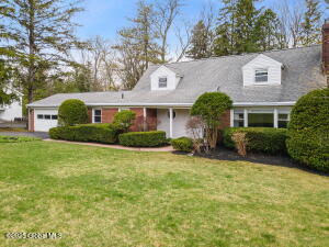 5 Old Niskayuna Road Loudonville, NY 12211