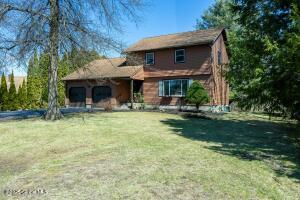 17 Skaarland Drive Burnt Hills, NY 12027