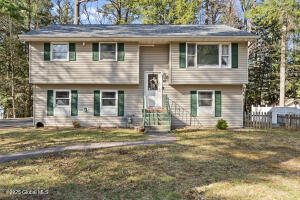 69 Wineberry Lane Ballston Spa, NY 12020