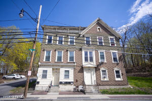 554 4th Street Troy, NY 12180