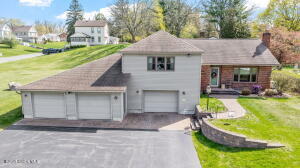 27 Van Dyke Ave Avenue Amsterdam, NY 12010