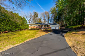 8 N Hill Drive Ballston Lake, NY 12019