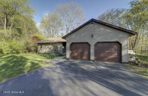 2854 River Road Melrose, NY 12121