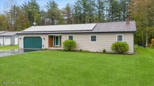 15 Michaels Drive Queensbury, NY 12804