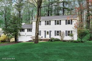 11 Pinewood Drive Schenectady, NY 12302