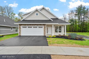 83 Whispering Pines Way Schenectady, NY 12306