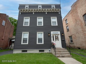 33 Broadway Rensselaer, NY 12144