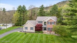 13 Noble Way Queensbury, NY 12804