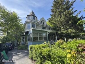 105 Seward Place Schenectady, NY 12305