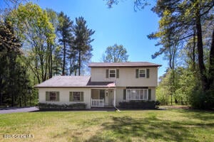 61 Esopus Drive Clifton Park, NY 12065
