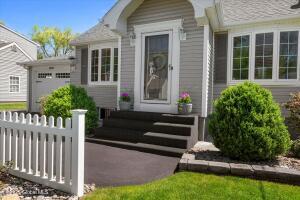 1049 Eugene Drive Schenectady, NY 12303