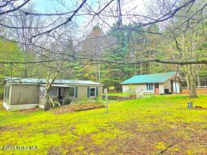 247 Turner Road Morrisonville, NY 12985