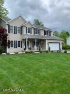 36 Joyous Ln Schenectady, NY 12302