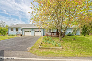 6215 Hawes Road Altamont, NY 12009