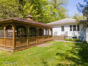 29 Wolf Hill Road Voorheesville, NY 12186