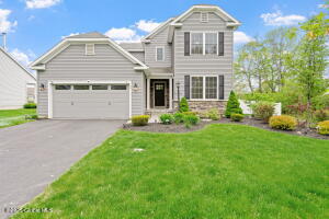18 Newell Lane Glenmont, NY 12077