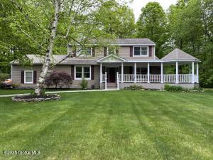 6 Bishops Court Queensbury, NY 12804