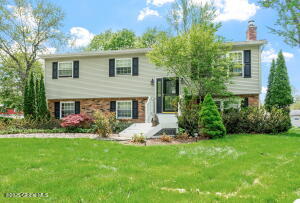 101 Woodview Court Voorheesville, NY 12186