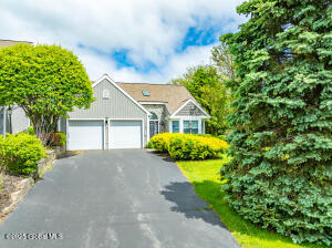 36 Greystone Drive Voorheesville, NY 12186