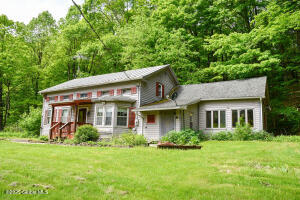 185 Stanton Road Coeymans Hollow, NY 12046