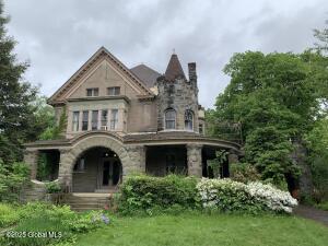 1077 University Place Schenectady, NY 12308