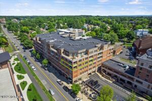 38 High Rock Avenue Saratoga Springs, NY 12866