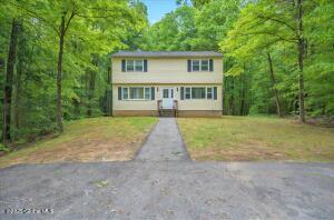 8 Hammond Drive Wilton, NY 12831