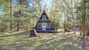 103 Pine Cone Lane Lake Pleasant, NY 12108