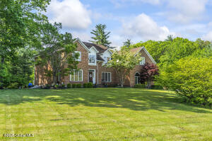 17 Brendan Lane Niskayuna, NY 12309