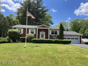 17 Sylvan Lane Clifton Park, NY 12065