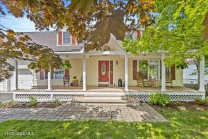 30 Overlook Court Hudson, NY 12565