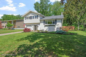 28 Hialeah Drive Colonie, NY 12205