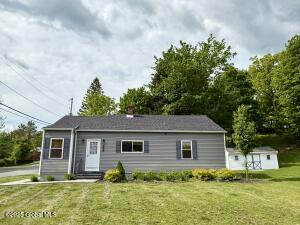 2992 Ny Highway 43 Averill Park, NY 12018