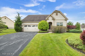 3 Bedford Circle Mechanicville, NY 12118