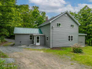 13 Camel Hill Road Troy, NY 12180