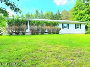 5 Mohican Way Valley Falls, NY 12185
