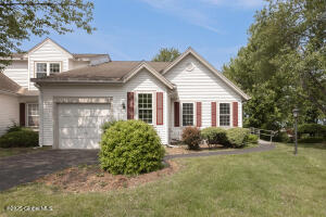 17 Malibu Hill Rensselaer, NY 12144