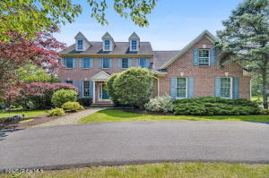 6 Hilander Drive Loudonville, NY 12211