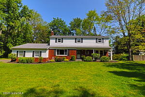 24 Valdepenas Lane Clifton Park, NY 12065