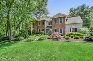 21 E Claremont Drive Voorheesville, NY 12186